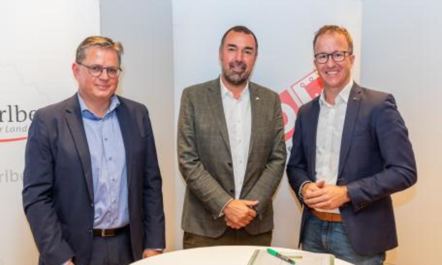 Tourismuslandesrat Christian Gantner, Spartenobmann Markus Kegele und Studienautor Dr. Peter Vogler (von rechts)